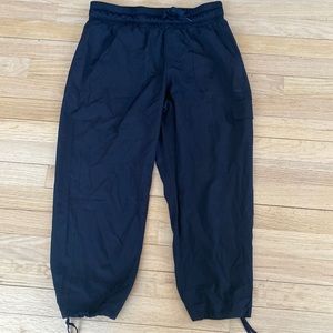 Black cropped joggers
